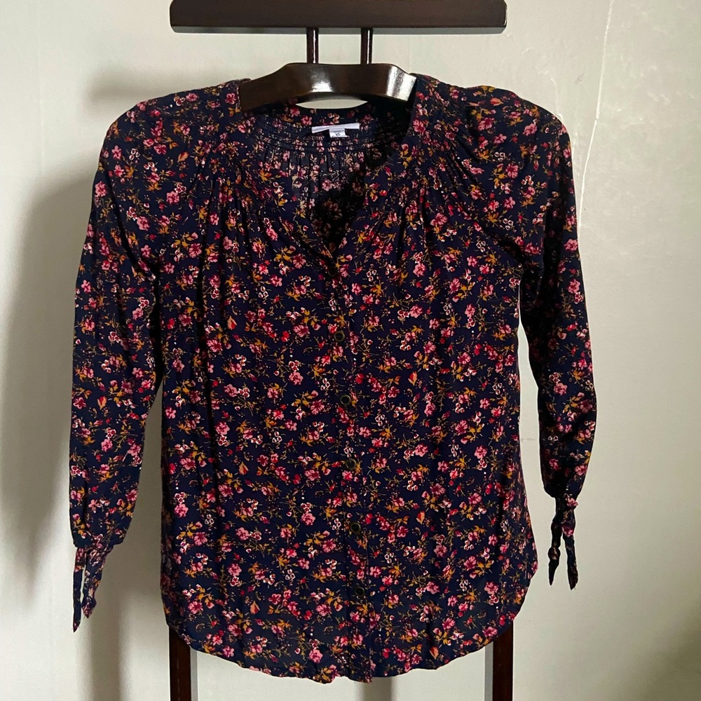 Floral Navy blouse